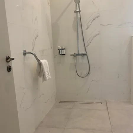 Luxurious - 5 Min Walk To Centre Killarney