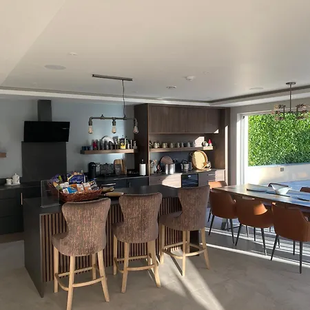 Luxurious - 5 Min Walk To Centre * Килларни