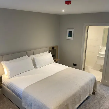 Luxurious - 5 Min Walk To Centre Ferienhaus