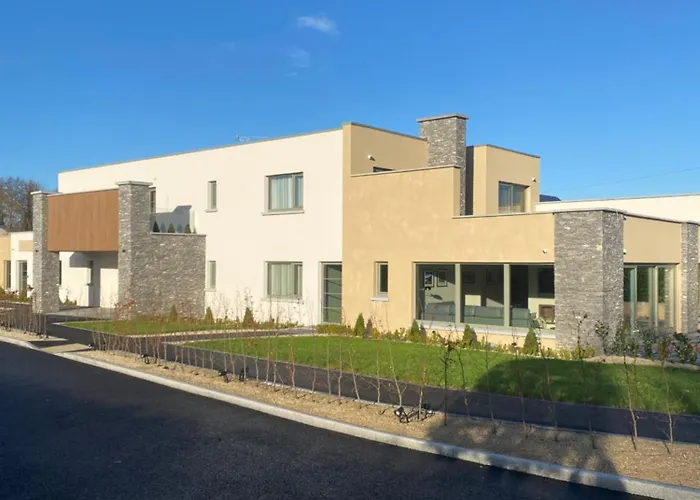 Luxurious - 5 Min Walk To Centre * 基拉尼