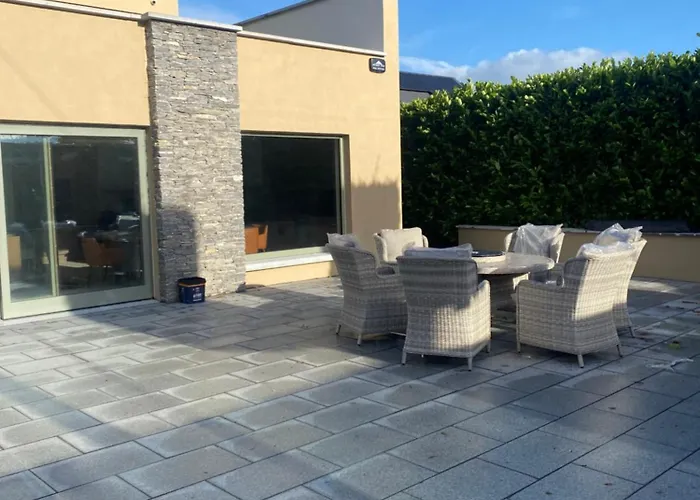 Luxurious - 5 Min Walk To Centre 度假居 基拉尼