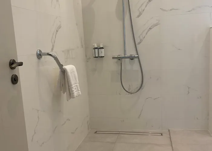 Luxurious - 5 Min Walk To Centre 基拉尼