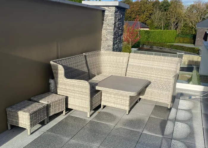 Luxurious - 5 Min Walk To Centre