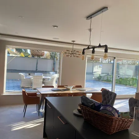 Luxurious - 5 Min Walk To Centre Cill Airne