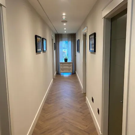 Luxurious - 5 Min Walk To Centre Semesterbostad *